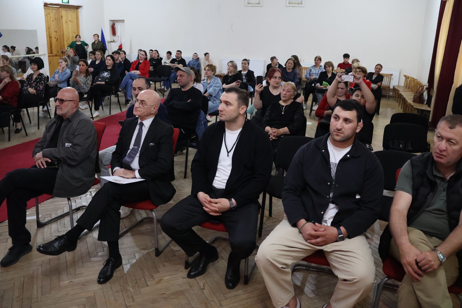 თამაზ ხუბუა ჯამბულ წურწუმიას სახელობის ქალაქ თბილისის N94 საჯარო სკოლაში აფხაზეთისადმი მიძღვნილ ღონოსძიებას დაესწრო