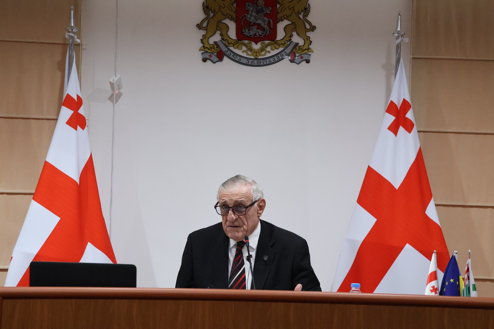 უმაღლესი საბჭოს კომიტეტების ერთობლივი სხდომა ჩატარდა