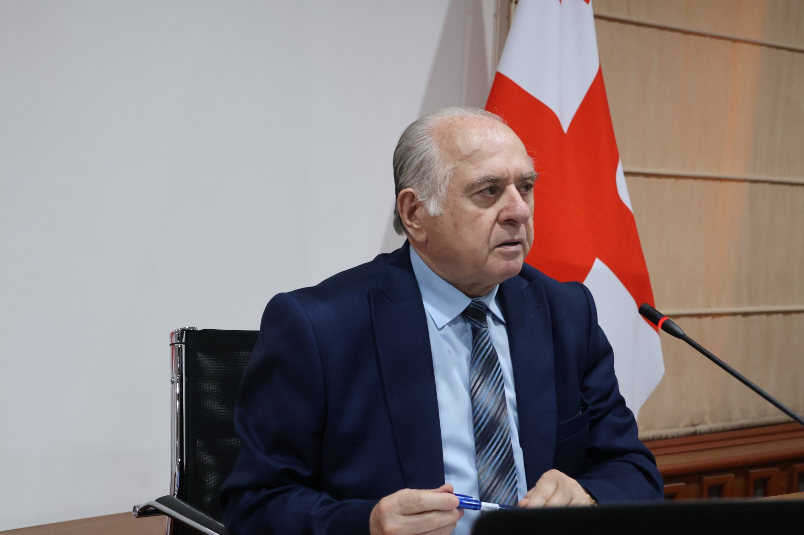 უმაღლესი საბჭოს პრეზიდიუმისა და პლენარული სხდომები ჩატარდა