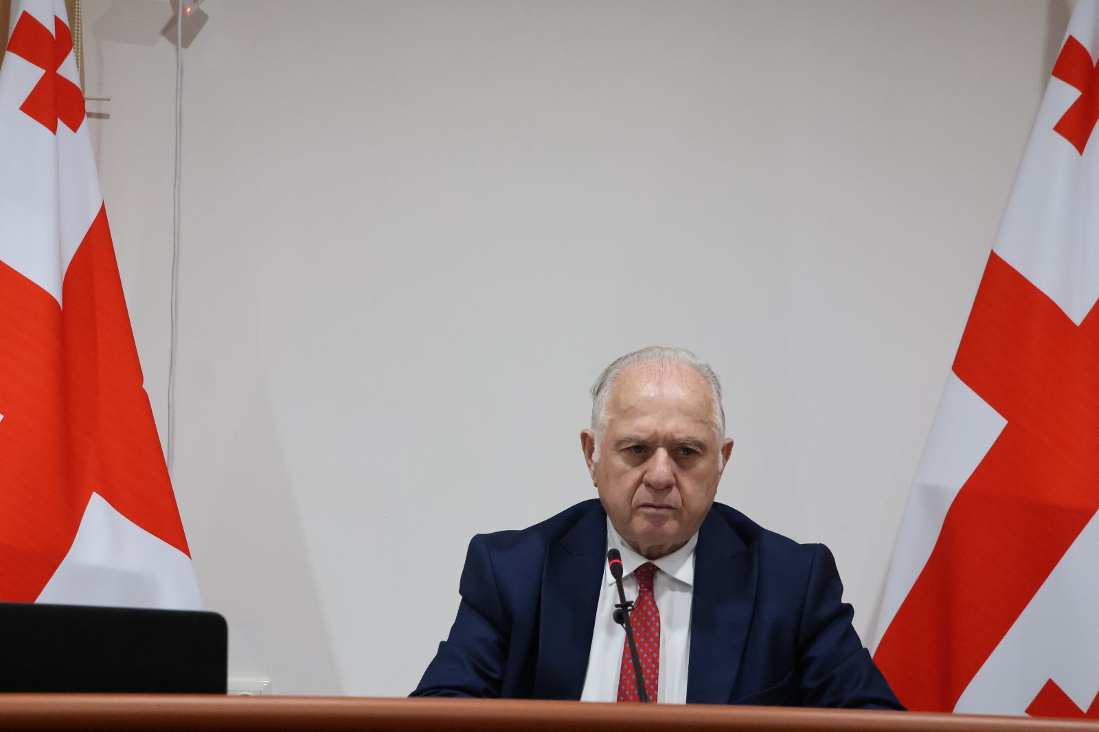 უმაღლესი საბჭოს პრეზიდიუმის სხდომა ჩატარდა