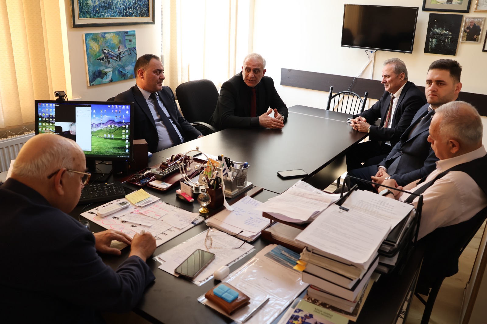 იურიდიულ და საპროცედურო საკითხთა კომიტეტის სხდომა გაიმართა
