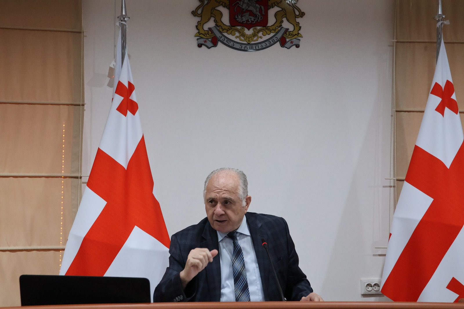 უმაღლესი საბჭოს პრეზიდიუმის და სესიის სხდომები ჩატარდა