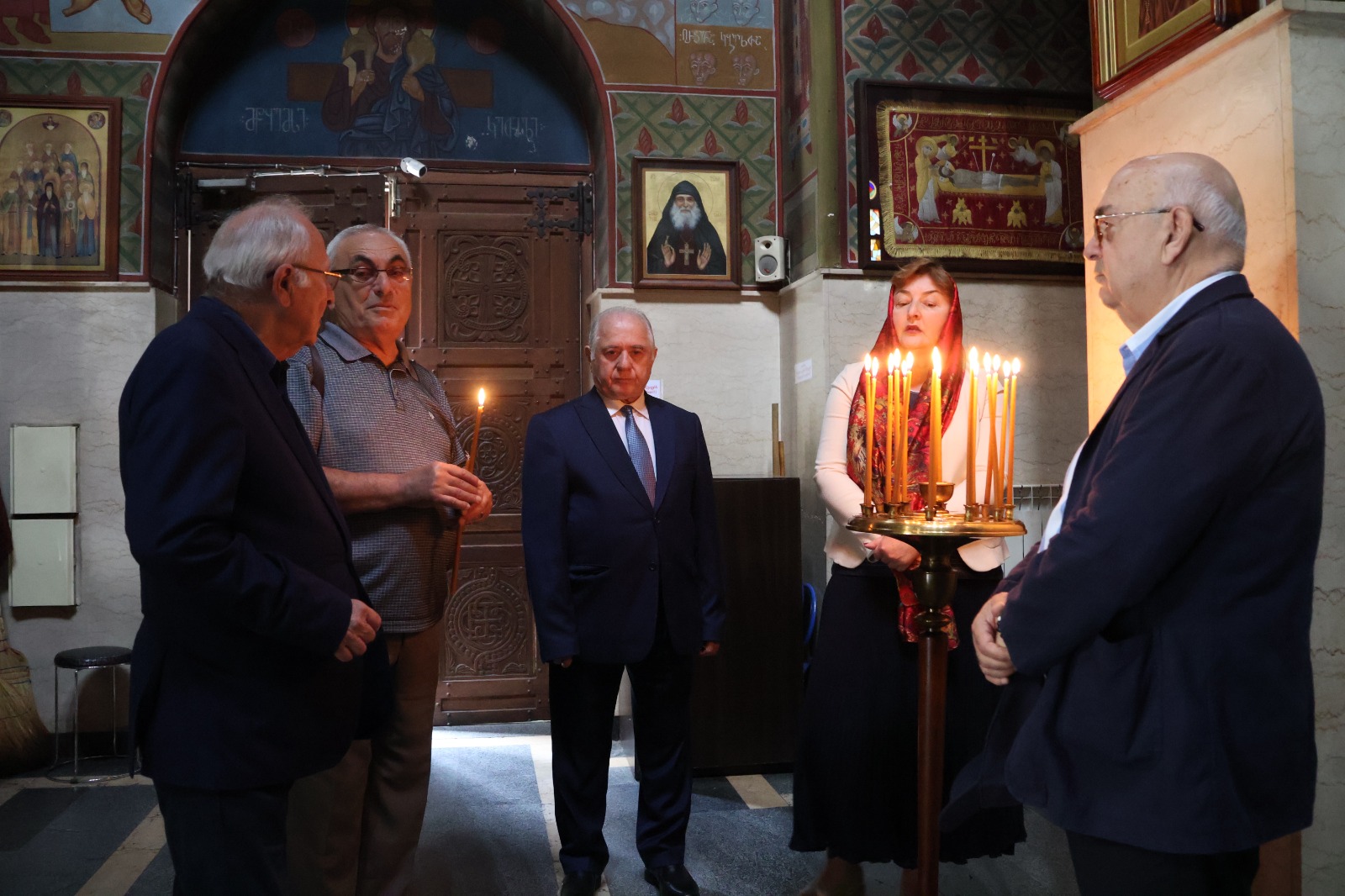 უმაღლესი საბჭოს წევრებმა მარიამ ღვთისმშობლის ტაძრად მიყვანების ეკლესიაში პატივი მიაგეს გარდაცვლილი კოლეგების ხსოვნას