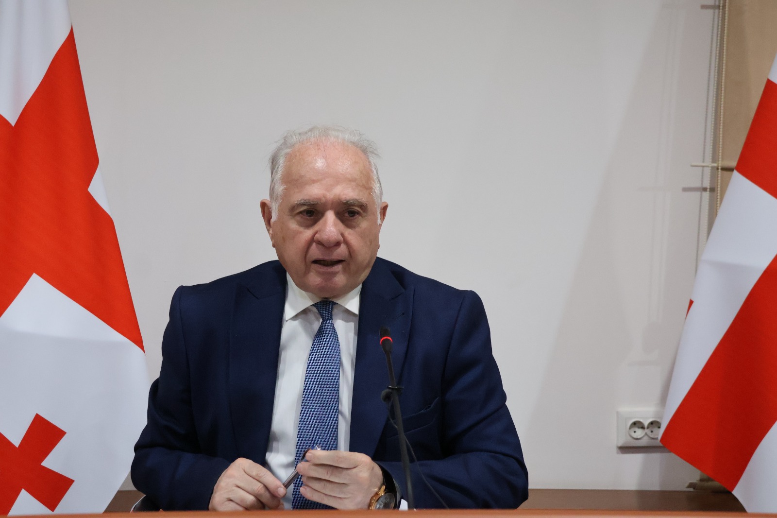 აფხაზეთის ავტონომიური რესპუბლიკის ფინანსთა და ეკონომიკის მინისტრს თენგიზ ნასარიძეს მოუსმინეს