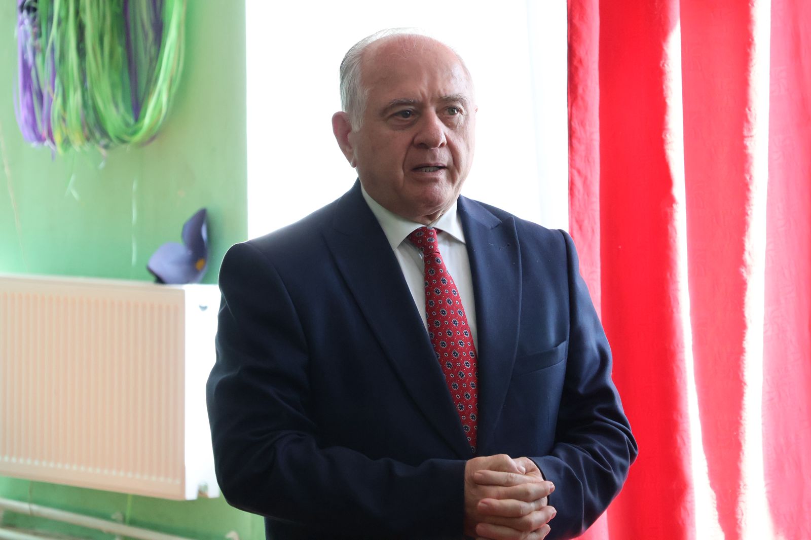 უმაღლესი საბჭოს წევრები აკაკი ჩხენკელის სახელობის აფხაზეთის ისტორიის კაბინეტის გახსნის ცერემონიას დაესწრნენ