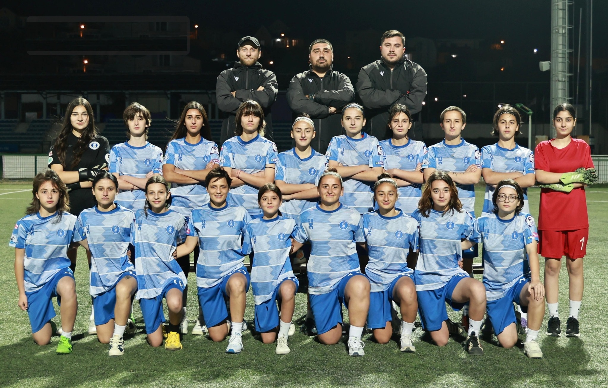 ჯემალ გამახარია “დინამო” სოხუმის ქალთა საფეხბურთო გუნდის თამაშს დაესწრო