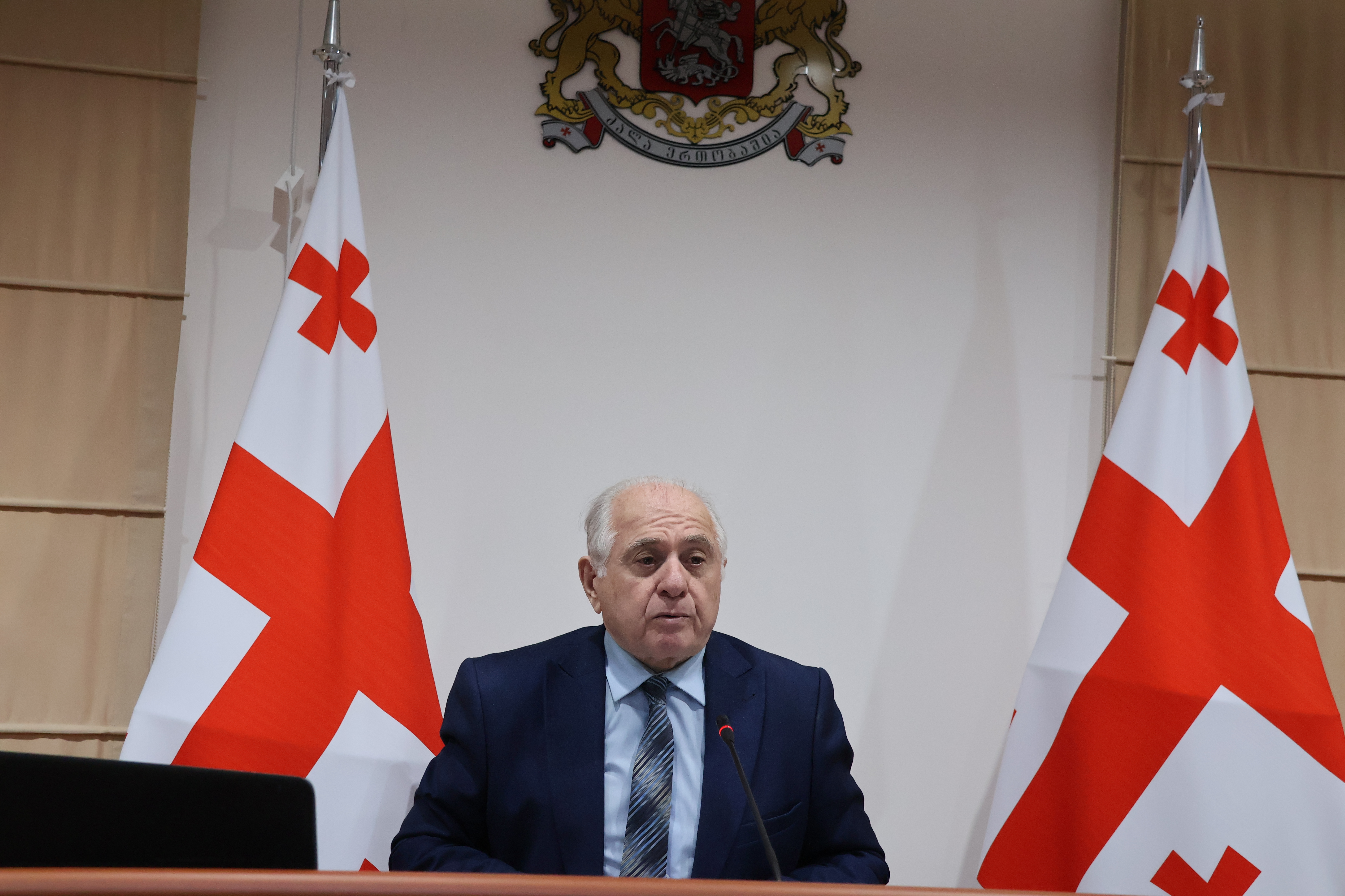 უმაღლესი საბჭოს პერიდიუმის და პლენარული სხდომები ჩატარდა