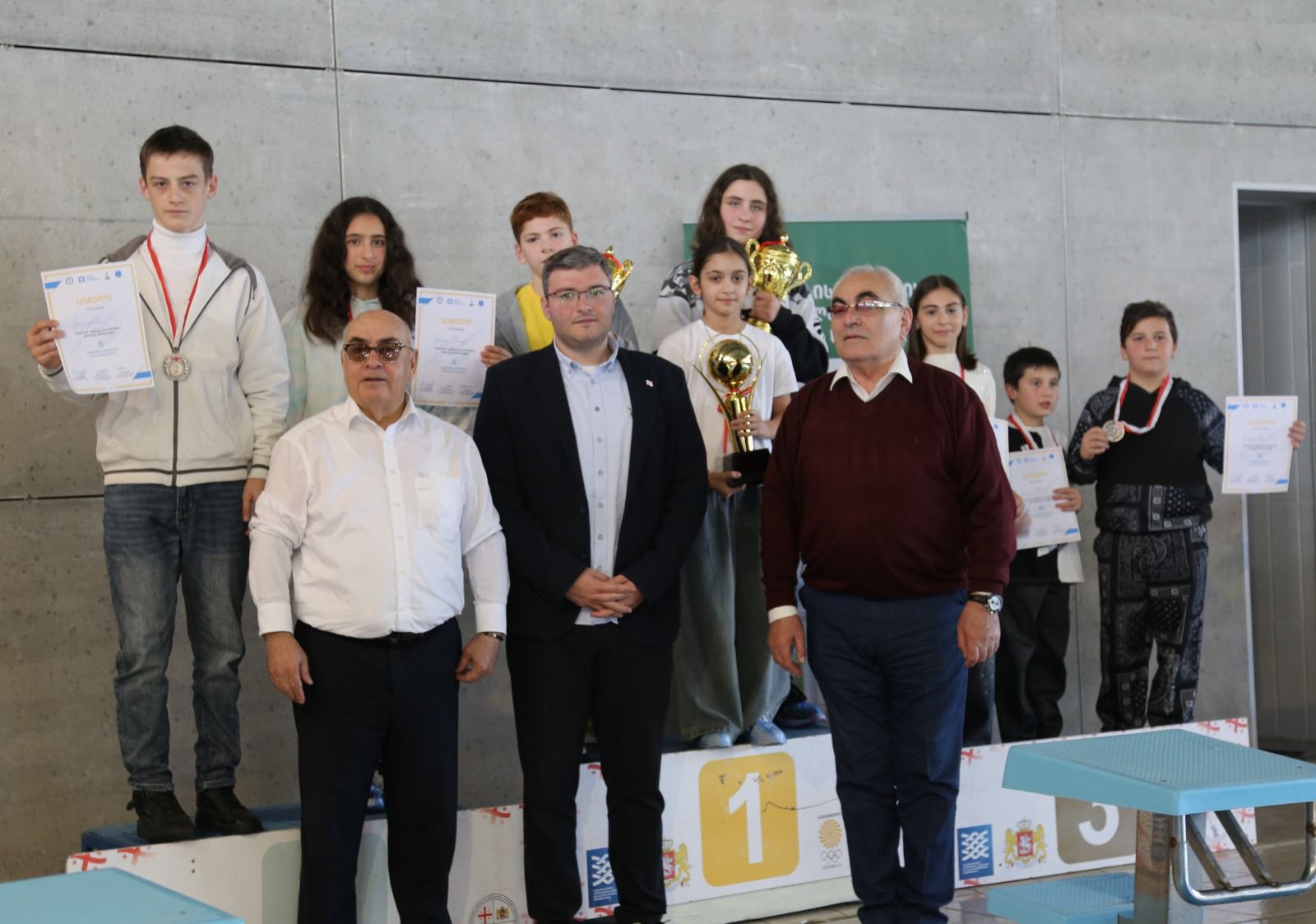 უმაღლესი საბჭოს წევრები მიხეილ ჩაჩბას სახელობის ცურვის ტურნირს დაესწრნენ