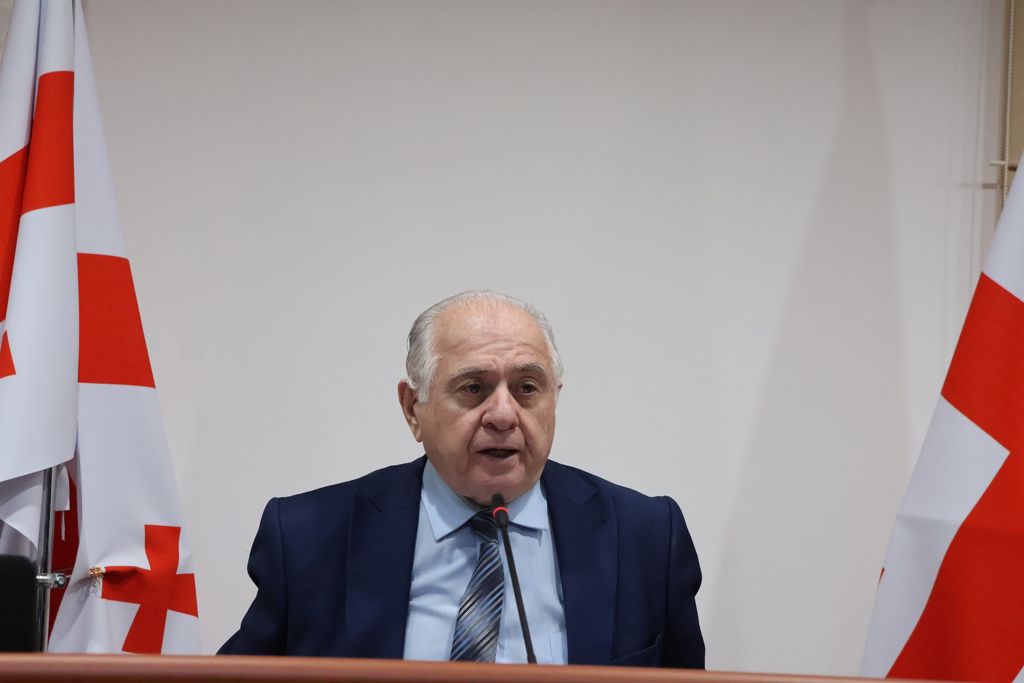 უმაღლესი საბჭოს პრეზიდიუმის სხდომა ჩატარდა