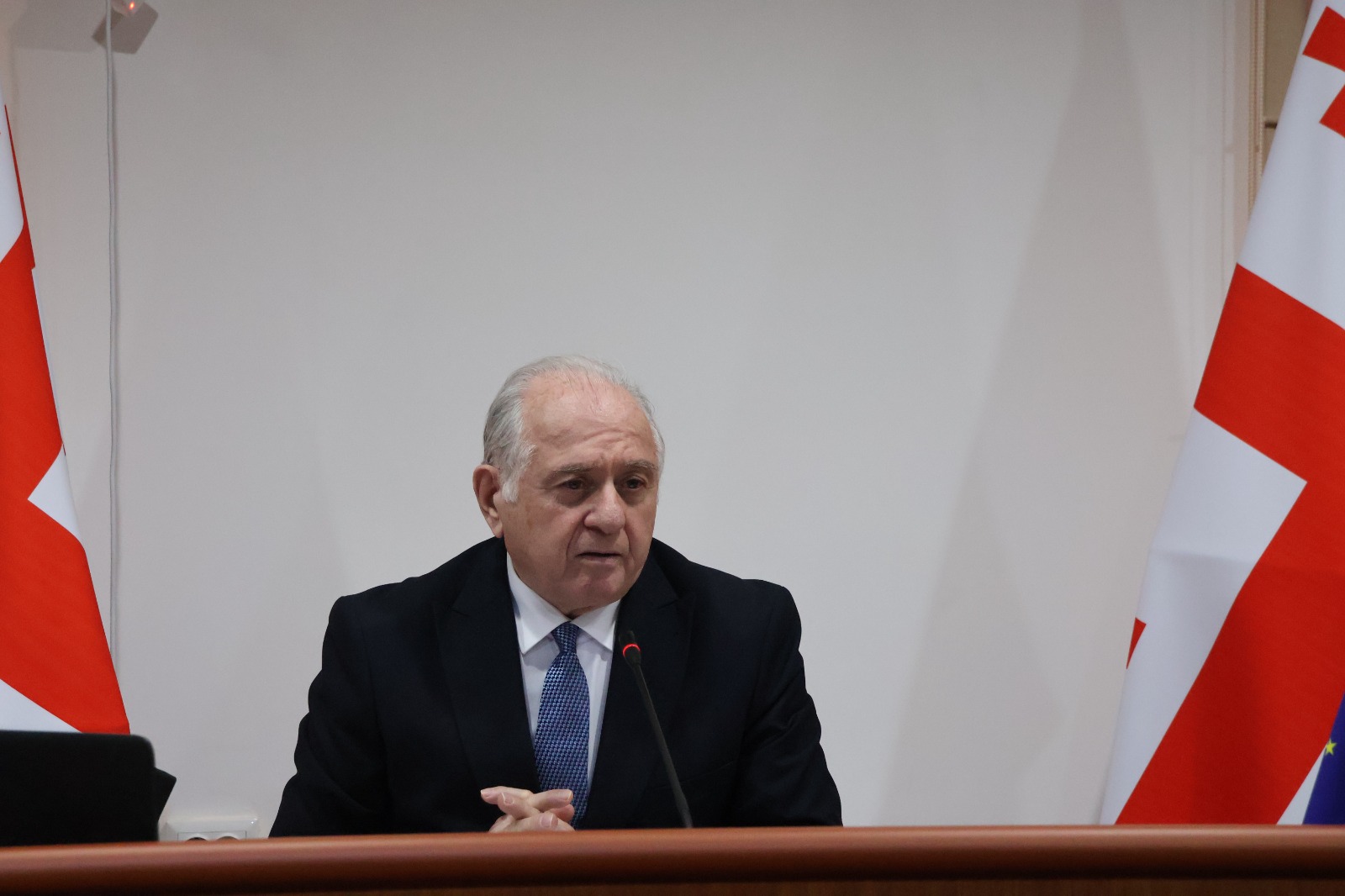 უმაღლესი საბჭოს პრეზიდიუმისა და პლენარული სხდომები გაიმართა