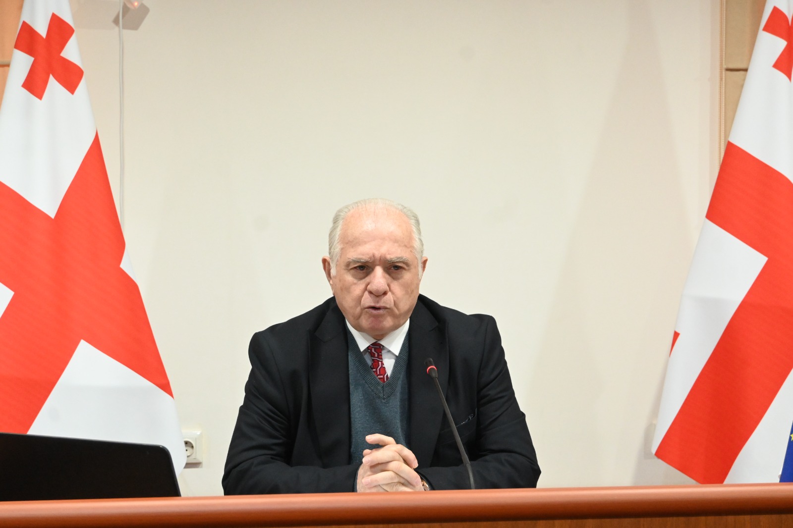 უმაღლესი საბჭოს პრეზიდიუმის სხდომაზე სოციოლოგიური კვლევის შედეგებზე იმსჯელეს