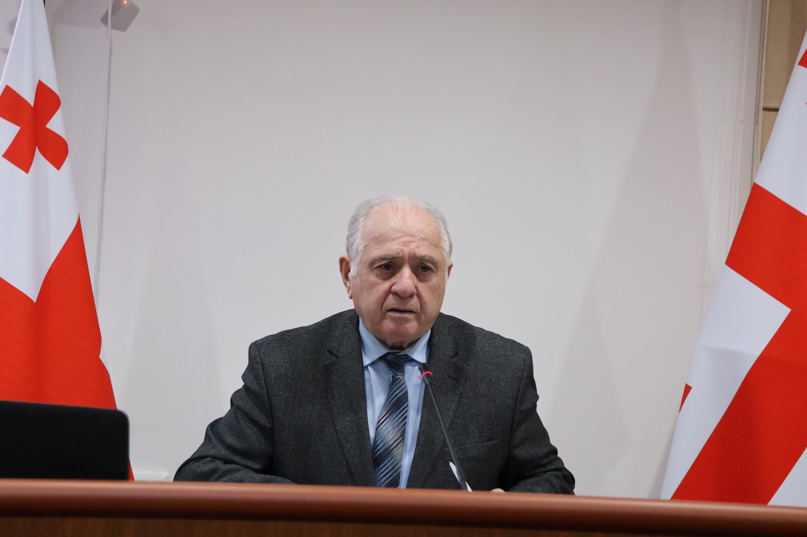 პრეზიდიუმისა და სესიის სხდომებზე ოკუპირებულ ტერიტორიაზე ქართულენოვანი სწავლების პრობლემებზე იმსჯელეს