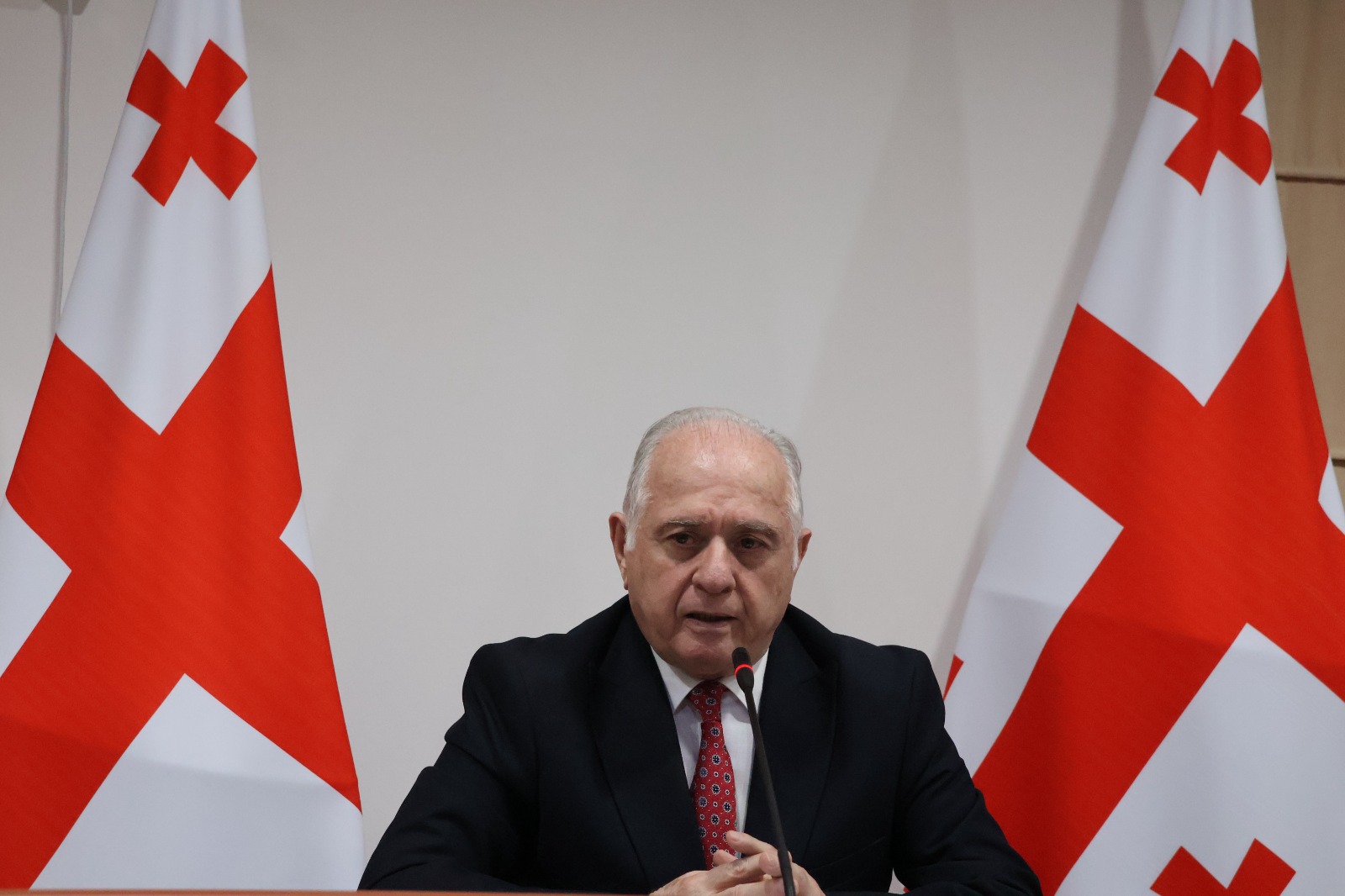 უმაღლესი საბჭოს პრეზიდიუმის და პლენარული სხდომები გაიმართა