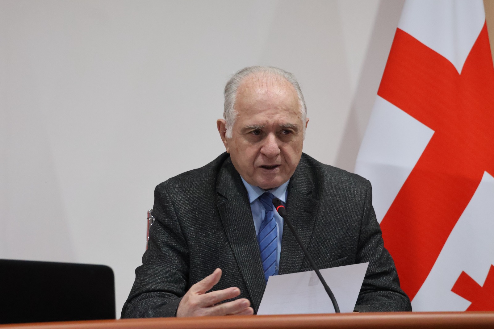 უმაღლესი საბჭოს პრეზიდუმის და პლენარული სხდომები გაიმართა