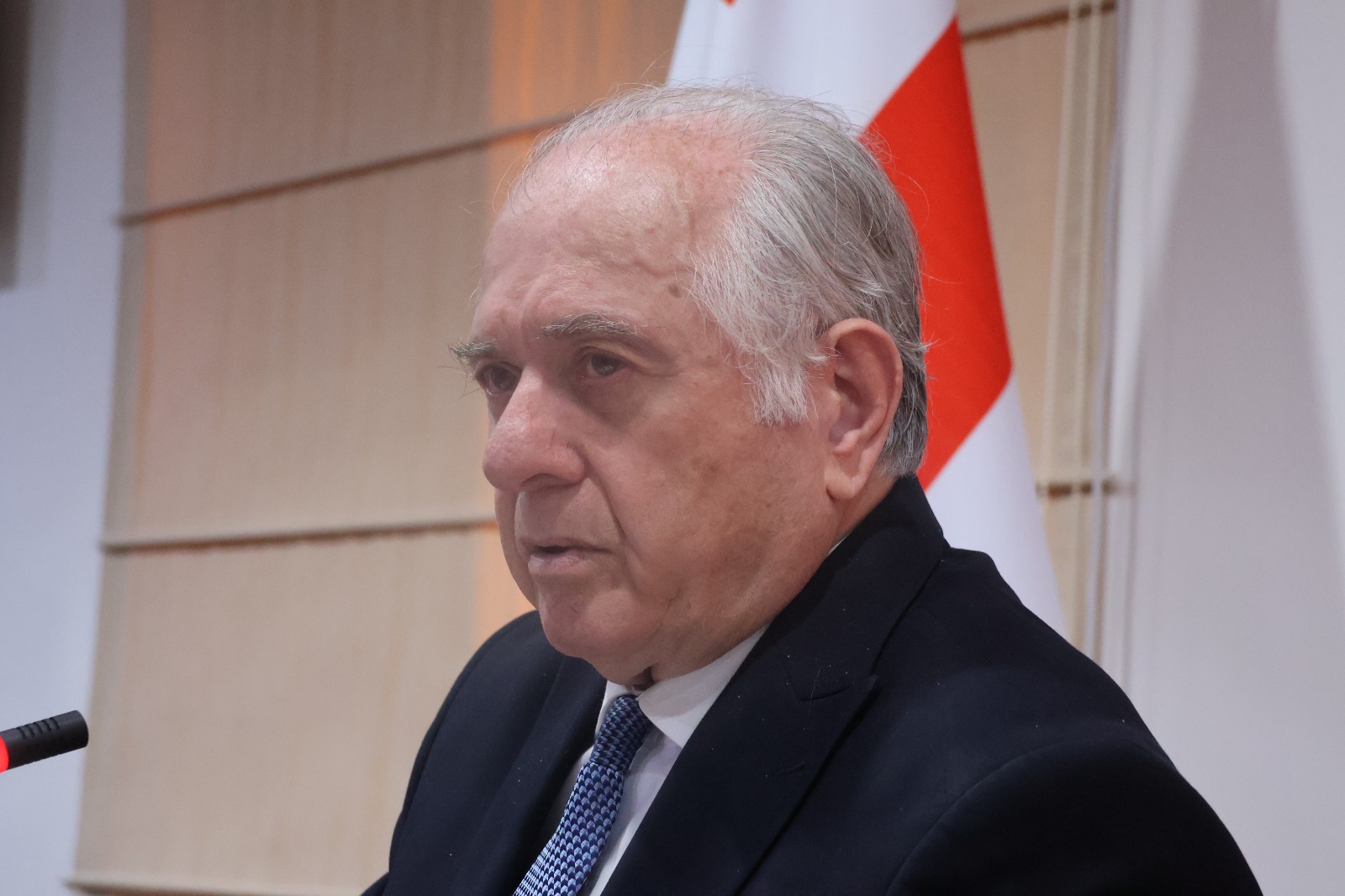 პლენარულ სხდომაზე აფხაზეთის ფინანსთა და ეკონომიკის მინისტრს თენგიზ ნასარიძეს მოუსმინეს