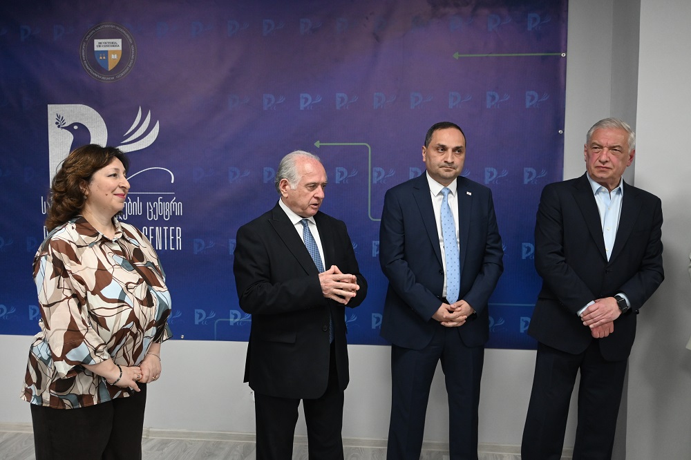 უმაღლესი საბჭოს წევრები “სამშვიდობო სწავლების ცენტრის” საზეიმო გახსნას დაესწრნენ