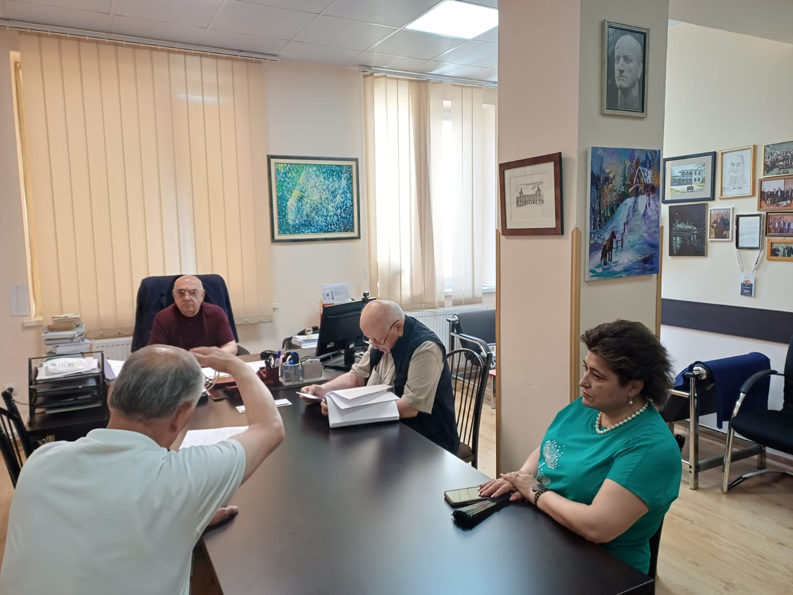 იურიდიულ და საპროცედურო საკითხთა კომიტეტის სხდომა
