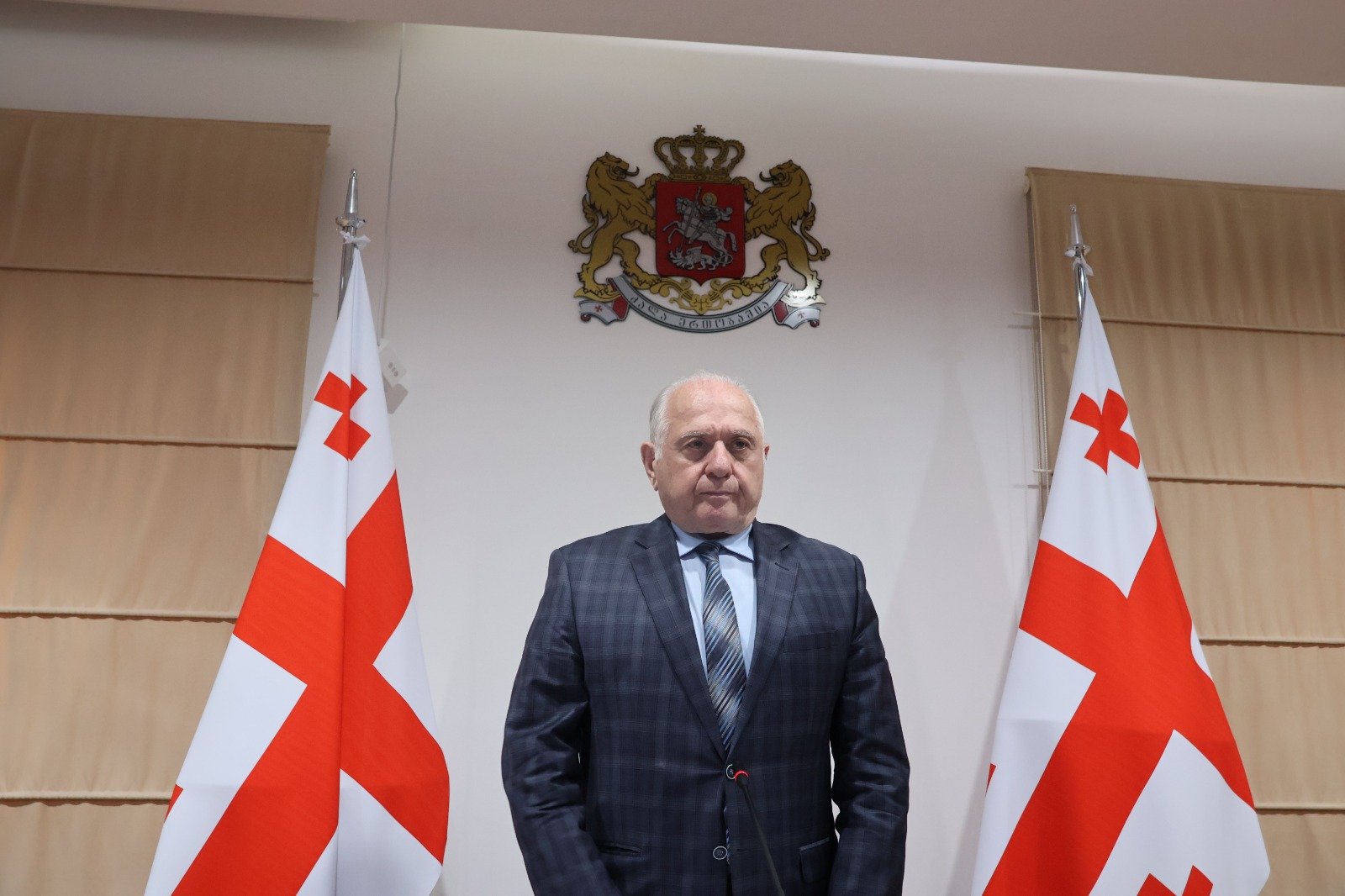 უმაღლესი საბჭოს პრეზიდიუმის და რიგგარეშე სესიის სხდომები გაიმართა
