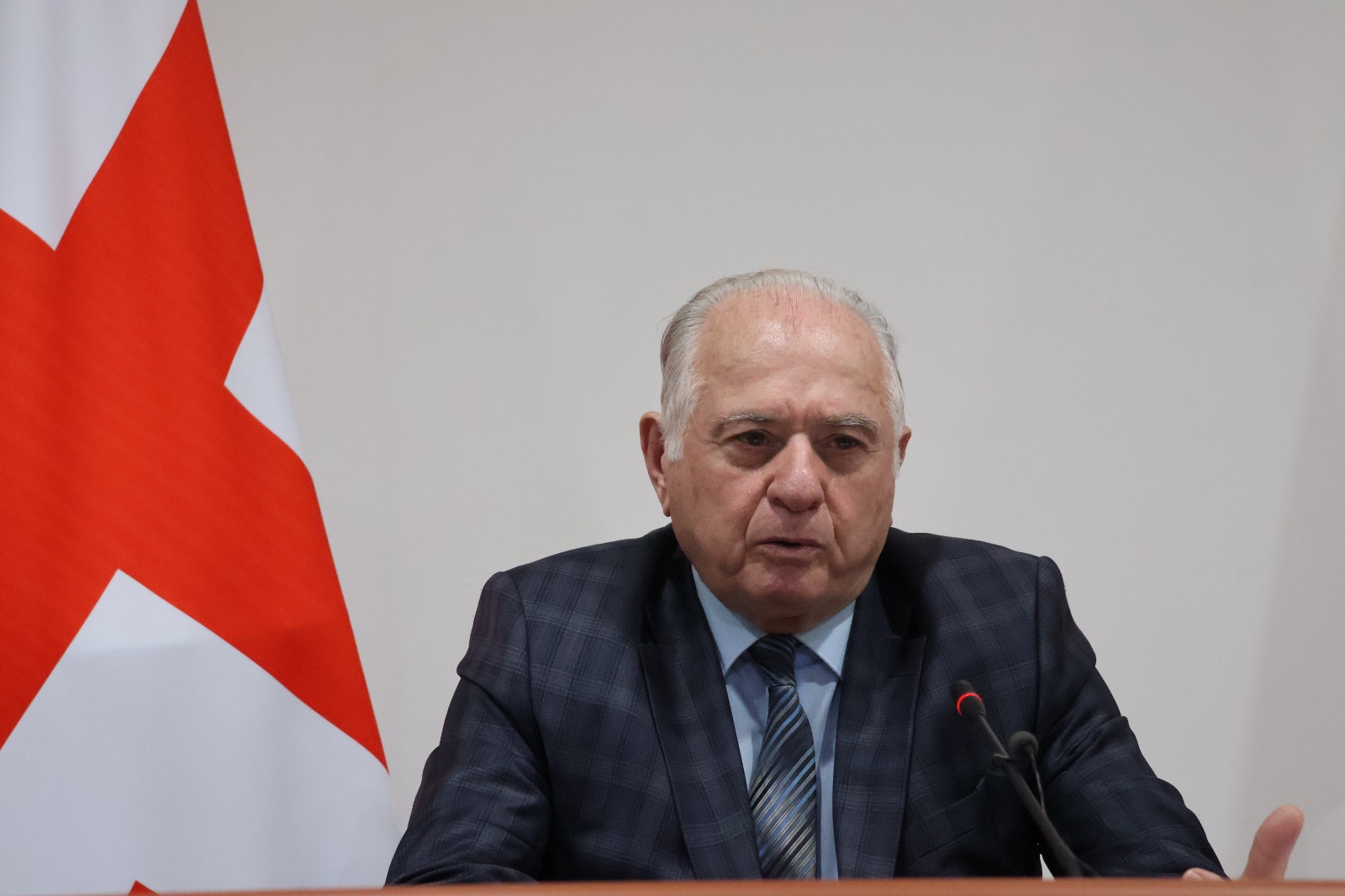 უმაღლესი საბჭოს რიგგარეშე სესია დაიხურა