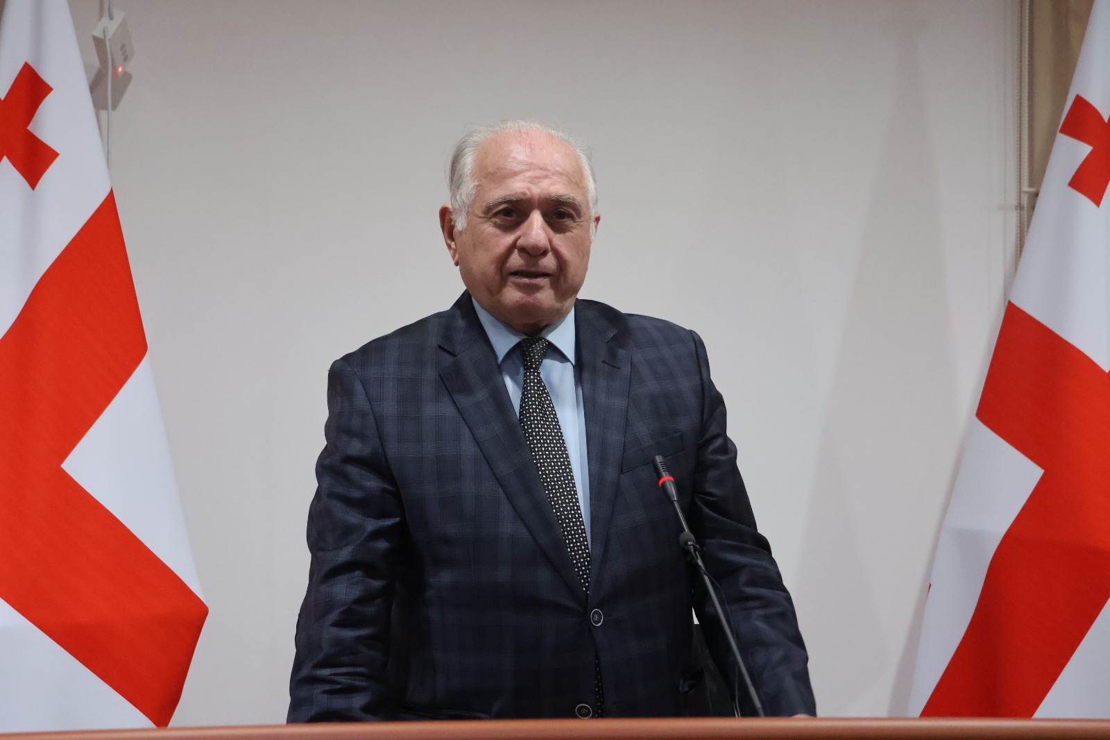 ა(ა)იპ „აფხაზეთის მომავალი თაობის“ ორგანიზებით უმაღლეს საბჭოში აფხაზეთიდან დევნილი ბავშვების მონაწილეობით ღონისძიება გაიმართა