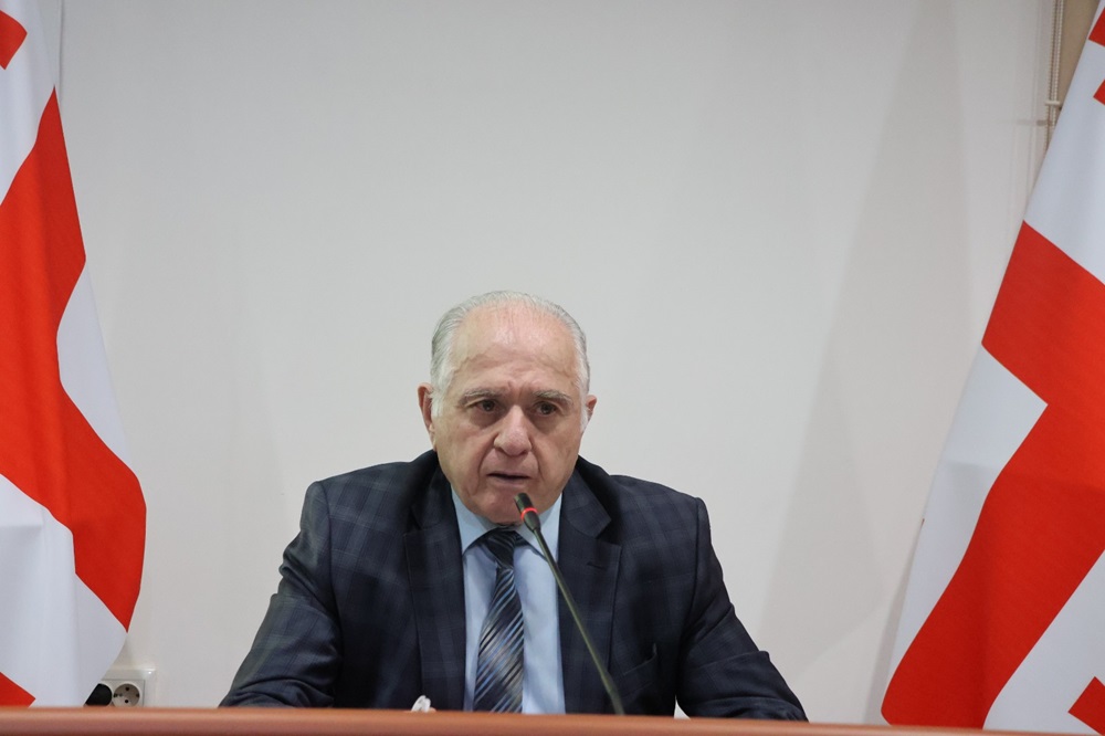უმაღლესი საბჭოს პრეზიდიუმის და პლენარული სხდომები გაიმართა