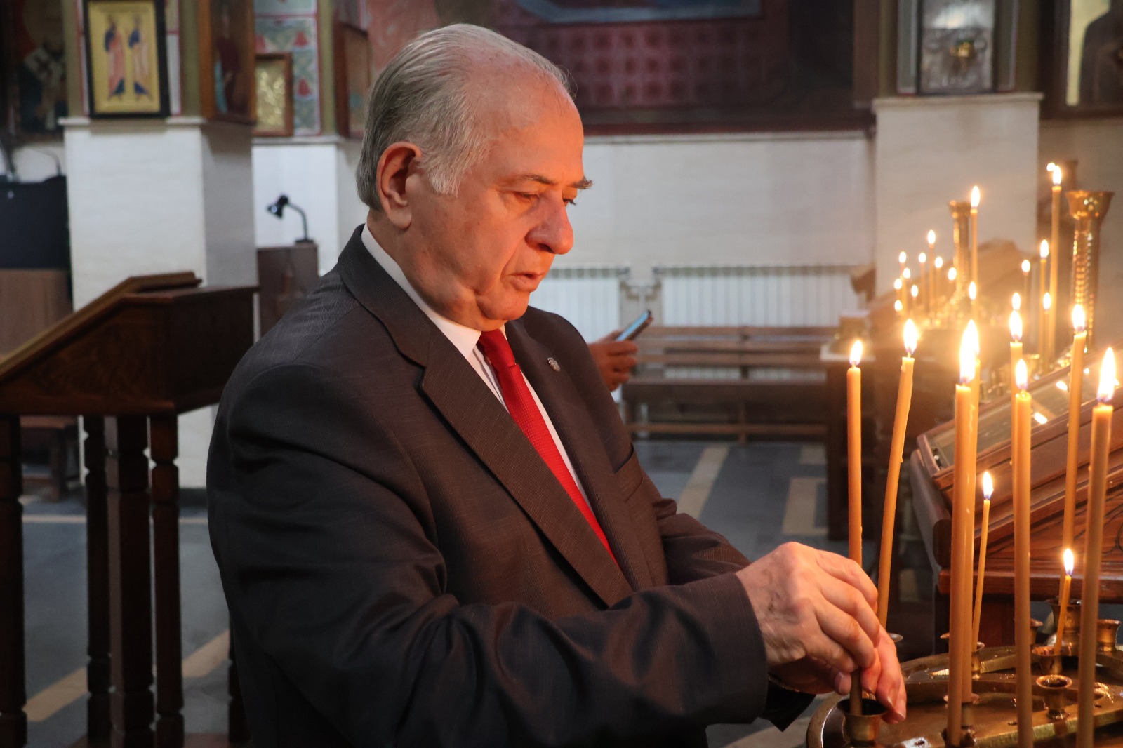 უმაღლესი საბჭოს წევრებმა მარიამ ღვთისმშობლის ტაძრად მიყვანების ეკლესიაში პატივი მიაგეს გარდაცვლილი კოლეგების ხსოვნას