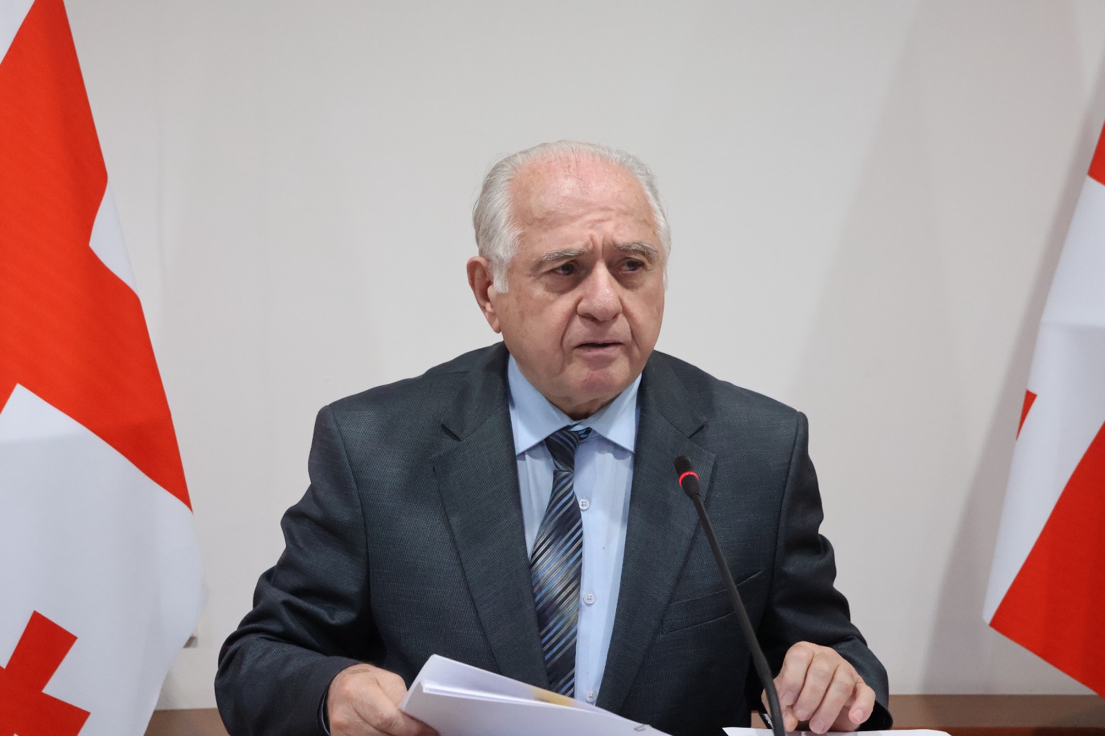 უმაღლესი საბჭოს პრეზიდიუმის და პლენარული სხდომები გაიმართა