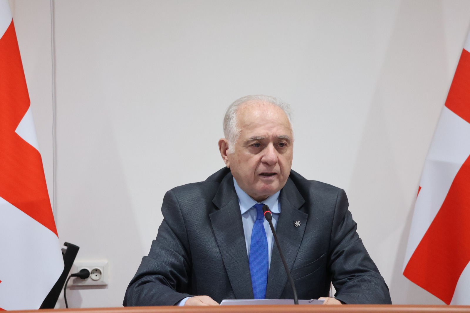 უმაღლესი საბჭოს პრეზიდიუმის და პლენარული სხდომები გაიმართა